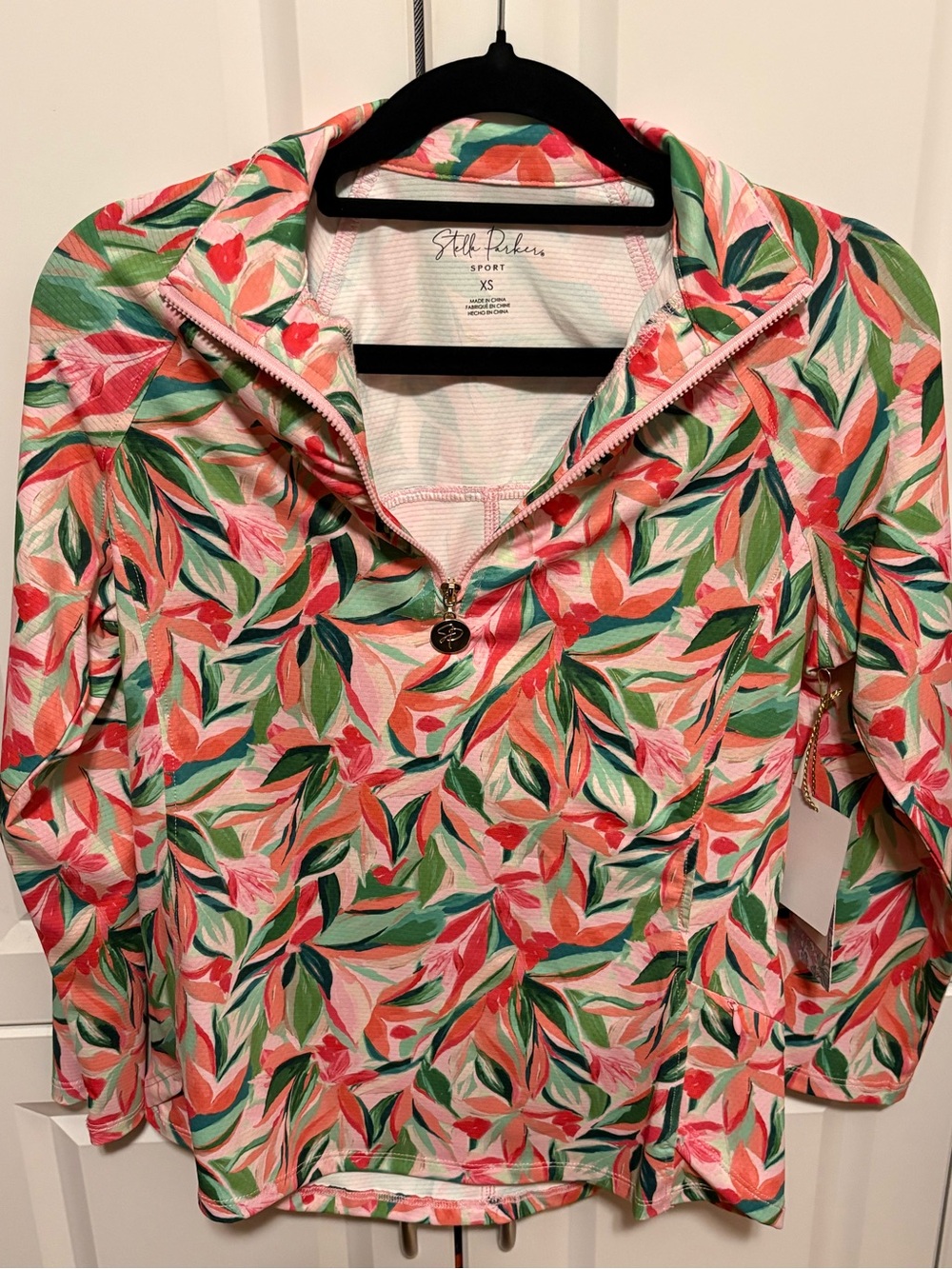 Stella Parker Women’s Floral UPF 50 Half Zip in Coral & Green - Picture 3 of 7
